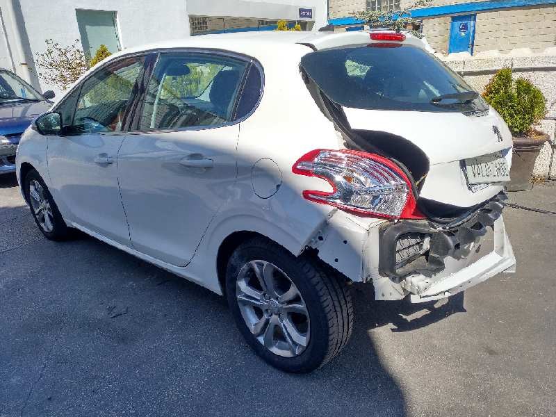peugeot 208 del año 2015