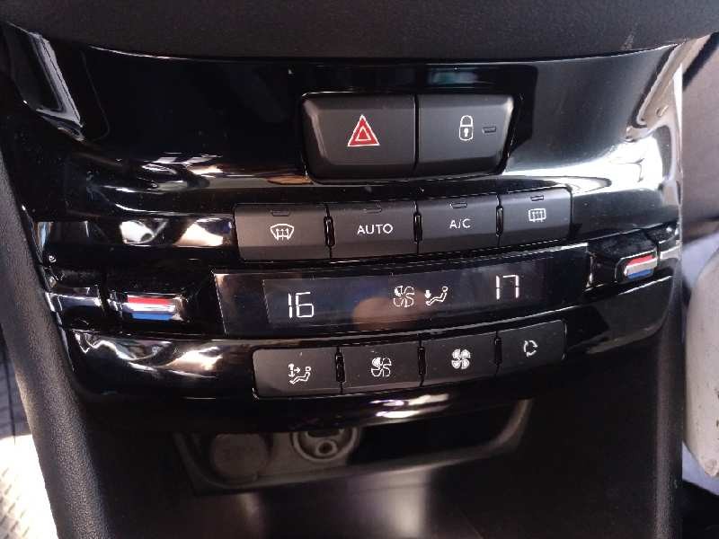 peugeot 208 del año 2015