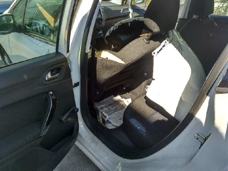 peugeot 208 del año 2015