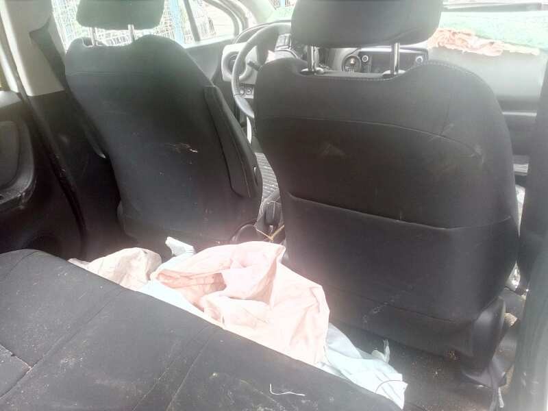 toyota yaris del año 2016