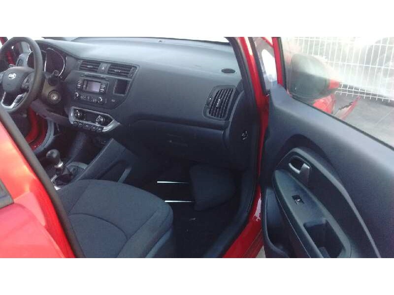 kia rio del año 2015