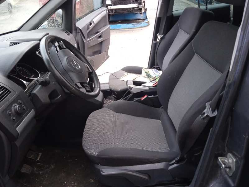 opel zafira b del año 2010