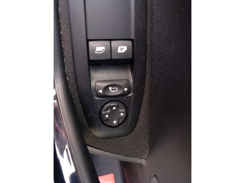 peugeot 208 del año 2015