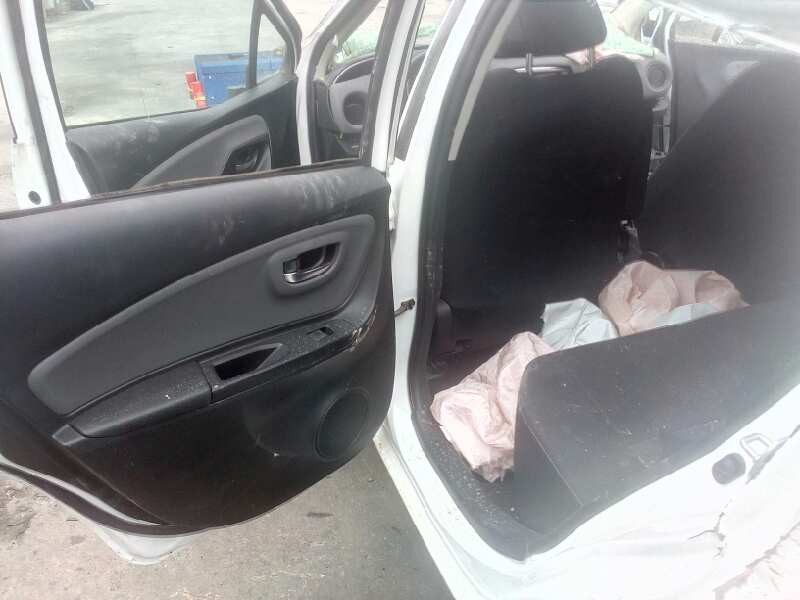 toyota yaris del año 2016