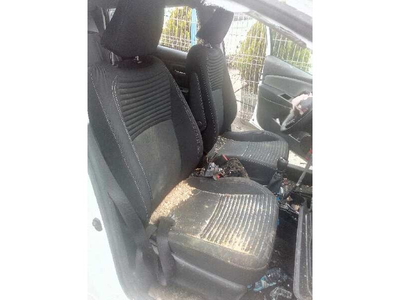 toyota yaris del año 2016