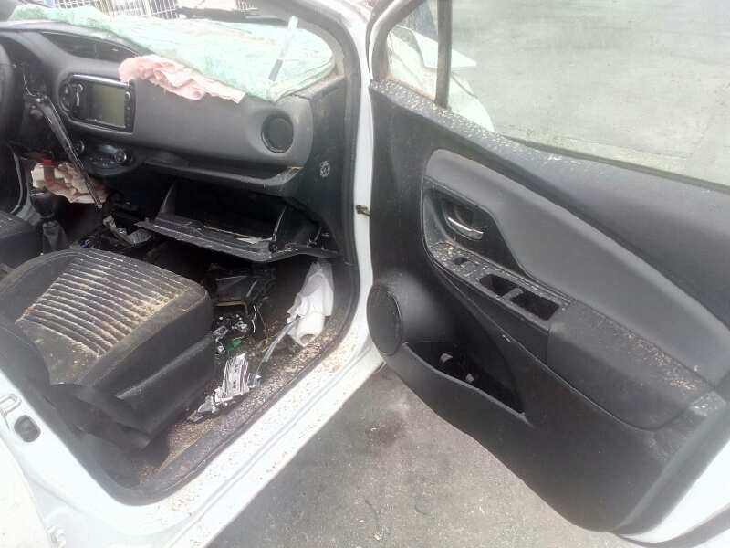 toyota yaris del año 2016