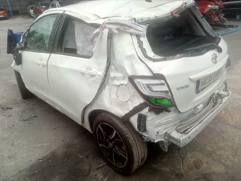 toyota yaris del año 2016