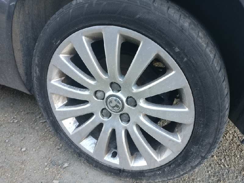 opel insignia berlina del año 2010