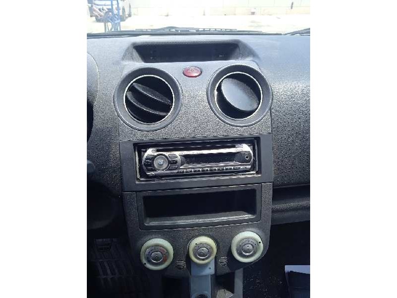 mitsubishi colt berlina 5 (z30a) del año 2006