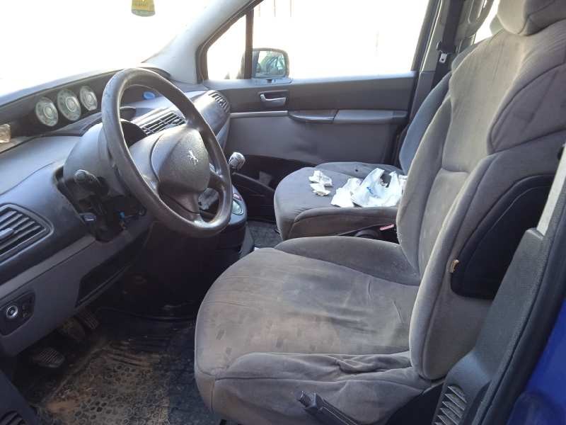 peugeot 807 del año 2004