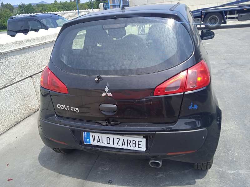 mitsubishi colt berlina 5 (z30a) del año 2006