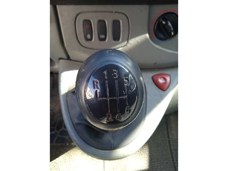 nissan primastar (x83) del año 2005