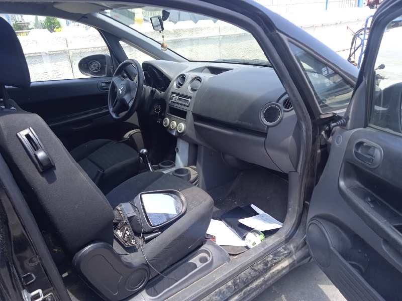 mitsubishi colt berlina 5 (z30a) del año 2006