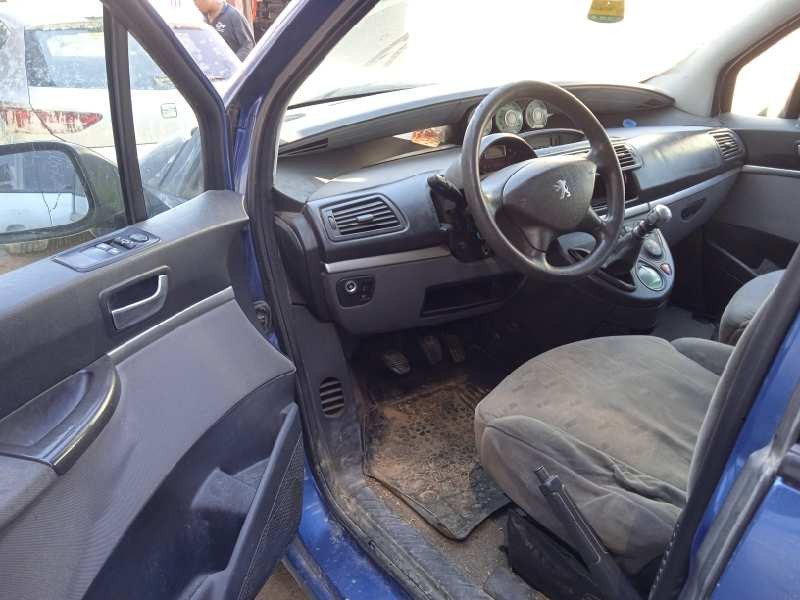 peugeot 807 del año 2004