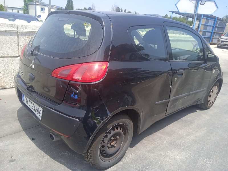 mitsubishi colt berlina 5 (z30a) del año 2006