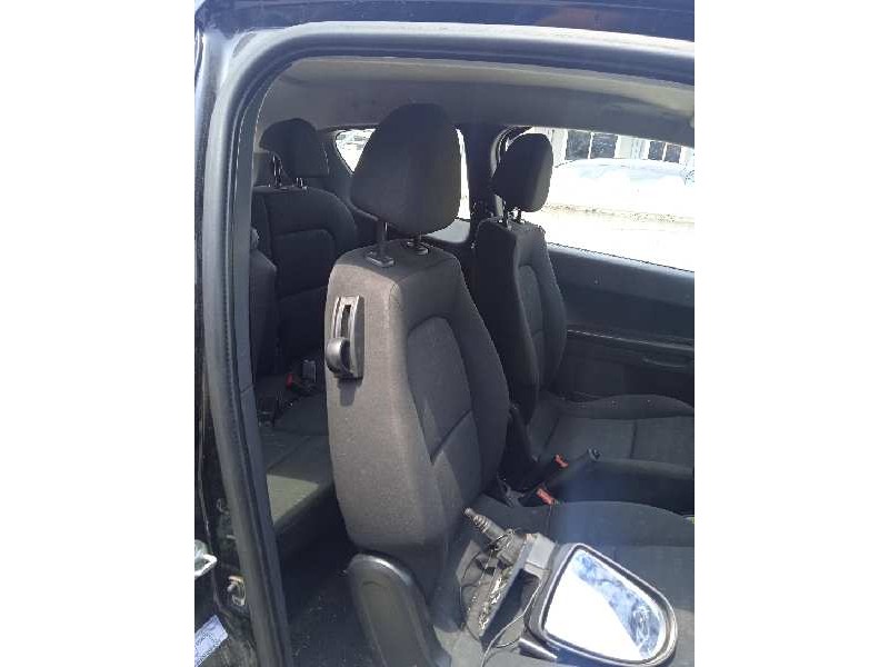 mitsubishi colt berlina 5 (z30a) del año 2006