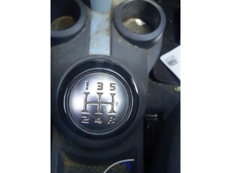 mitsubishi colt berlina 5 (z30a) del año 2006