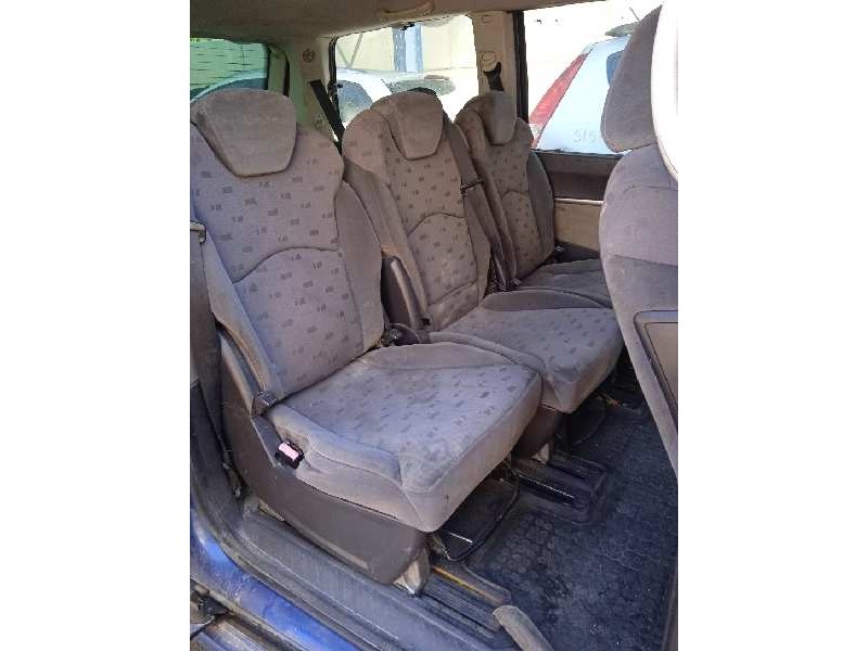 peugeot 807 del año 2004