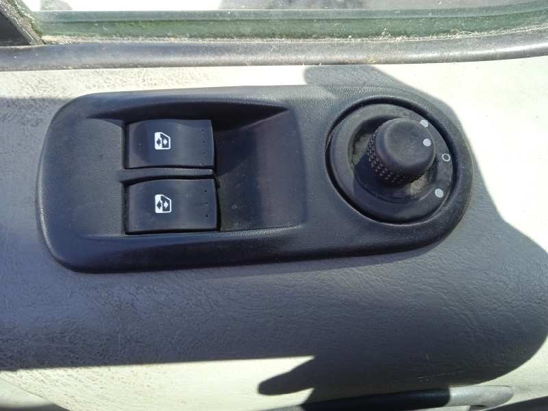 nissan primastar (x83) del año 2005