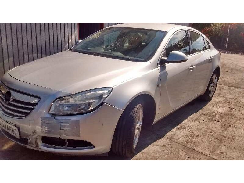 opel insignia berlina del año 2010