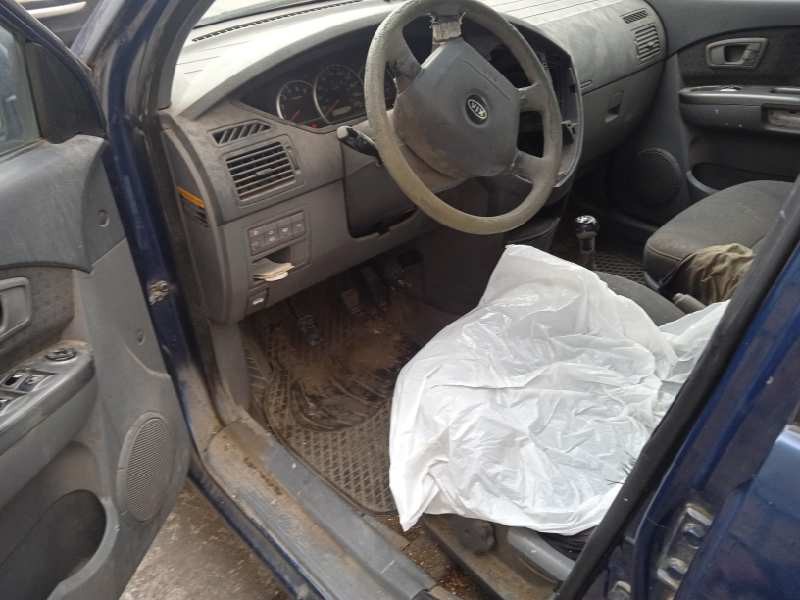 kia carens del año 2004