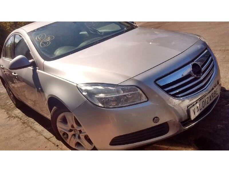 opel insignia berlina del año 2010