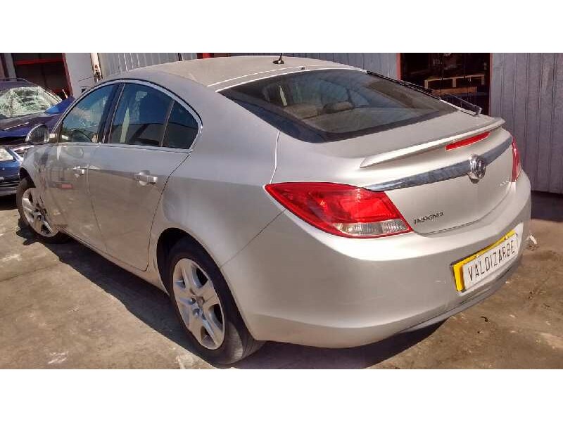 opel insignia berlina del año 2010