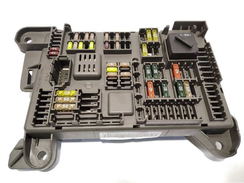 Recambio de caja reles / fusibles para bmw x6 (e71) 3.0d referencia OEM IAM 6931687 61146931687 518954021A