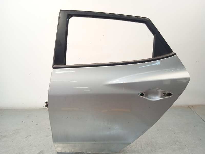 Recambio de puerta trasera izquierda para hyundai ix35 1.7 crdi cat referencia OEM IAM 770032Y000  