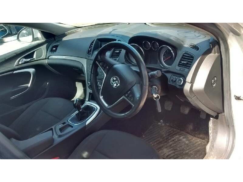 opel insignia berlina del año 2010