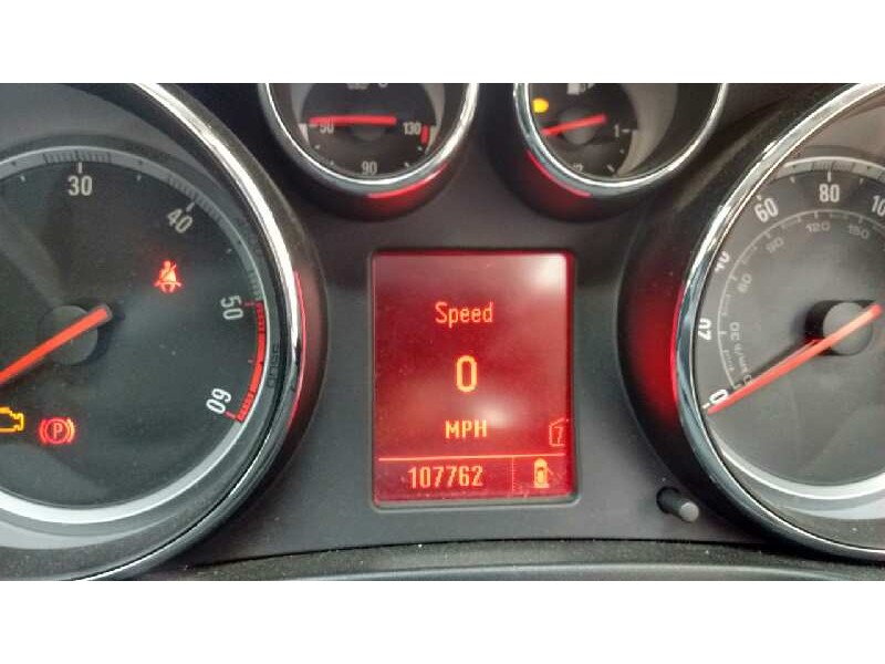 opel insignia berlina del año 2010