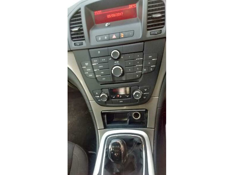 opel insignia berlina del año 2010