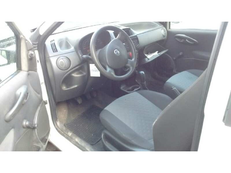 fiat punto berlina (188) del año 2008