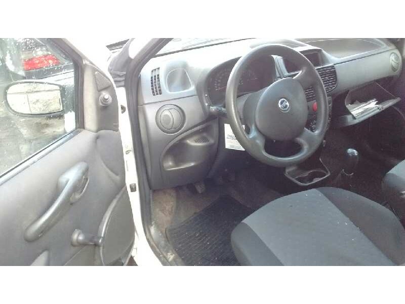 fiat punto berlina (188) del año 2008