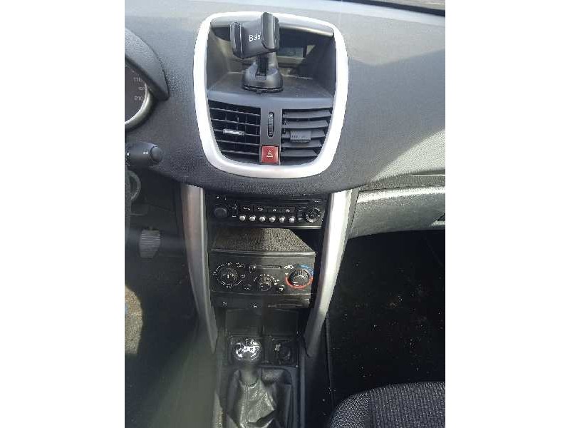 peugeot 207 del año 2011