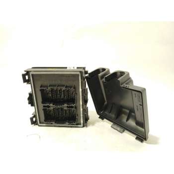 CAJA RELES / FUSIBLES SV4T14D068EBC 2720030 9613902793