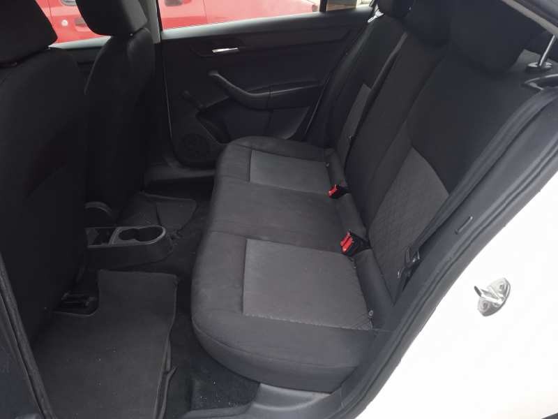 seat toledo (kg3) del año 2015