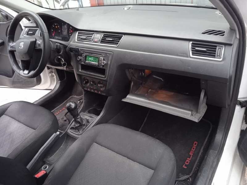 seat toledo (kg3) del año 2015