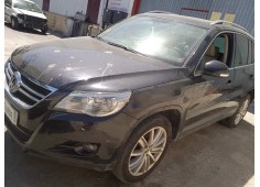VOLKSWAGEN TIGUAN (5N1)