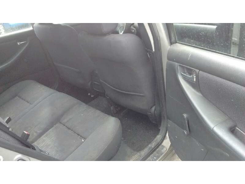 toyota corolla (e12) del año 2003