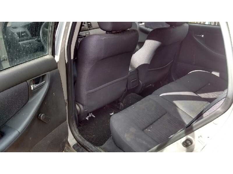 toyota corolla (e12) del año 2003