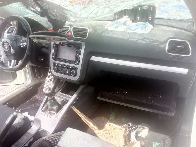 volkswagen scirocco (137) del año 2010