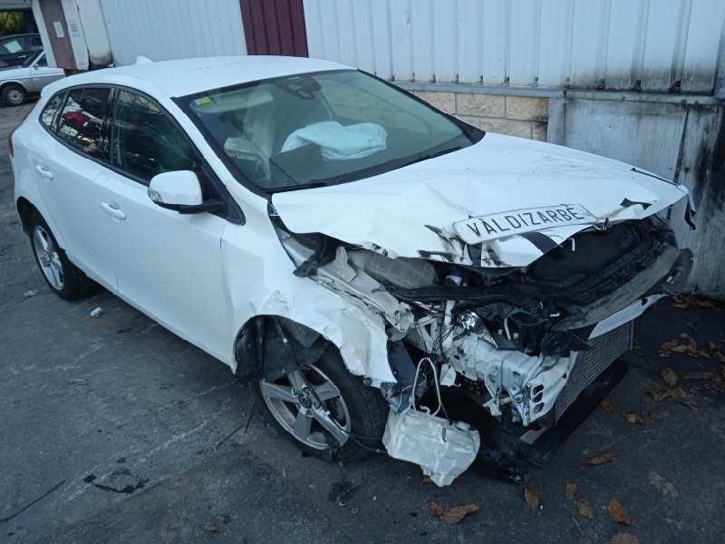 volvo v40 del año 2013