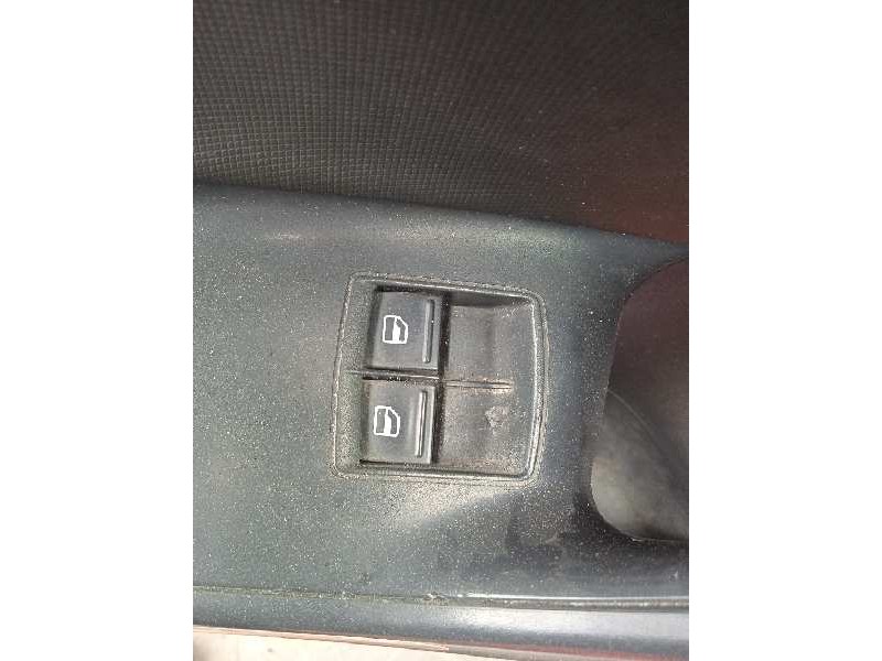 seat ibiza (6j5) del año 2010