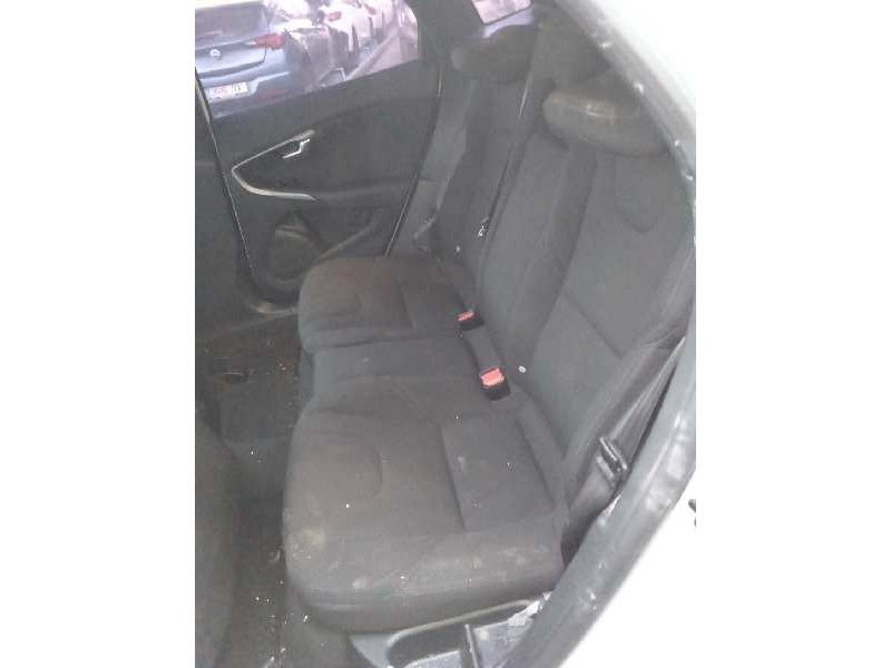 volvo v40 del año 2013