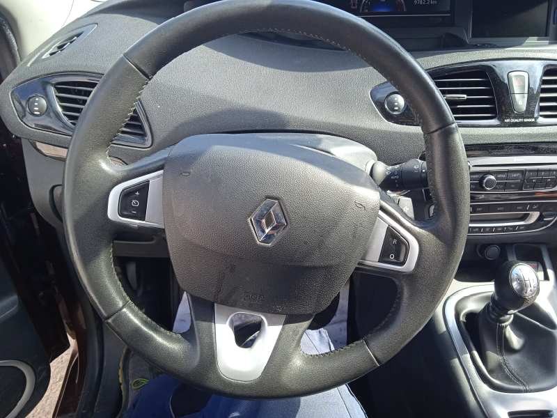 renault scenic iii del año 2012