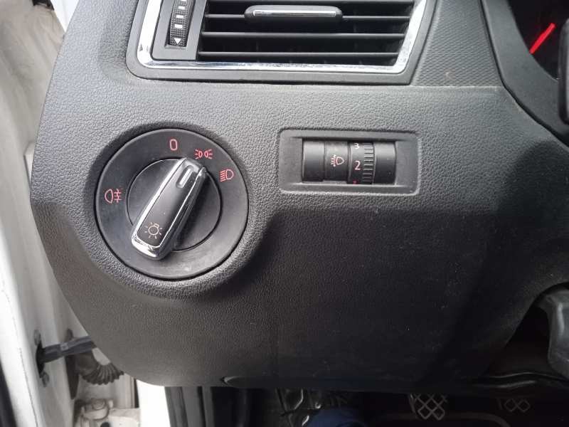 seat toledo (kg3) del año 2015