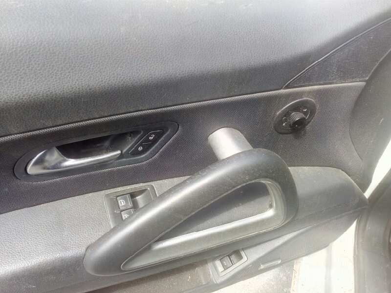 volkswagen scirocco (137) del año 2010