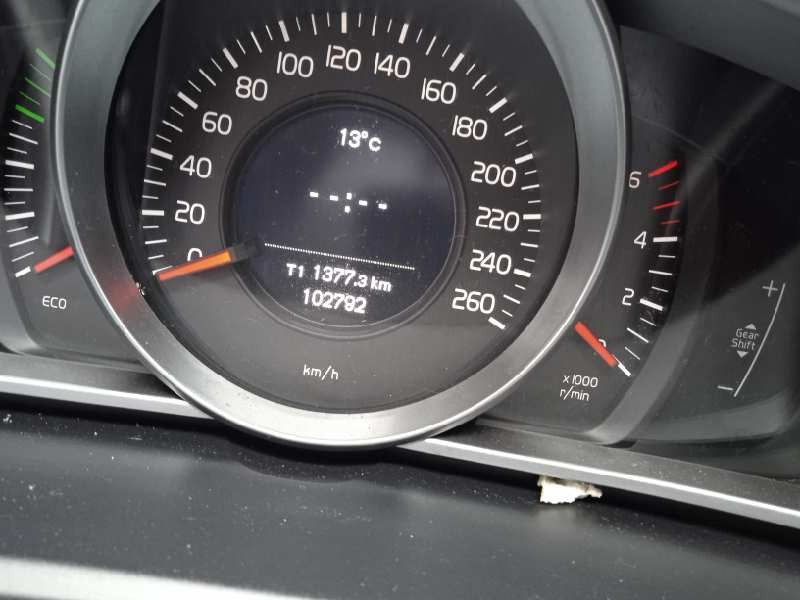 volvo v40 del año 2013