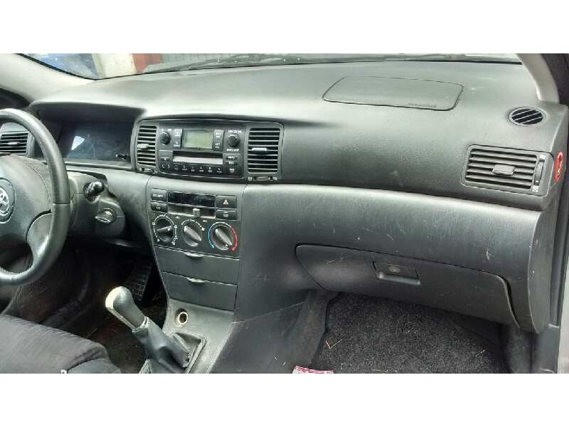 toyota corolla (e12) del año 2003